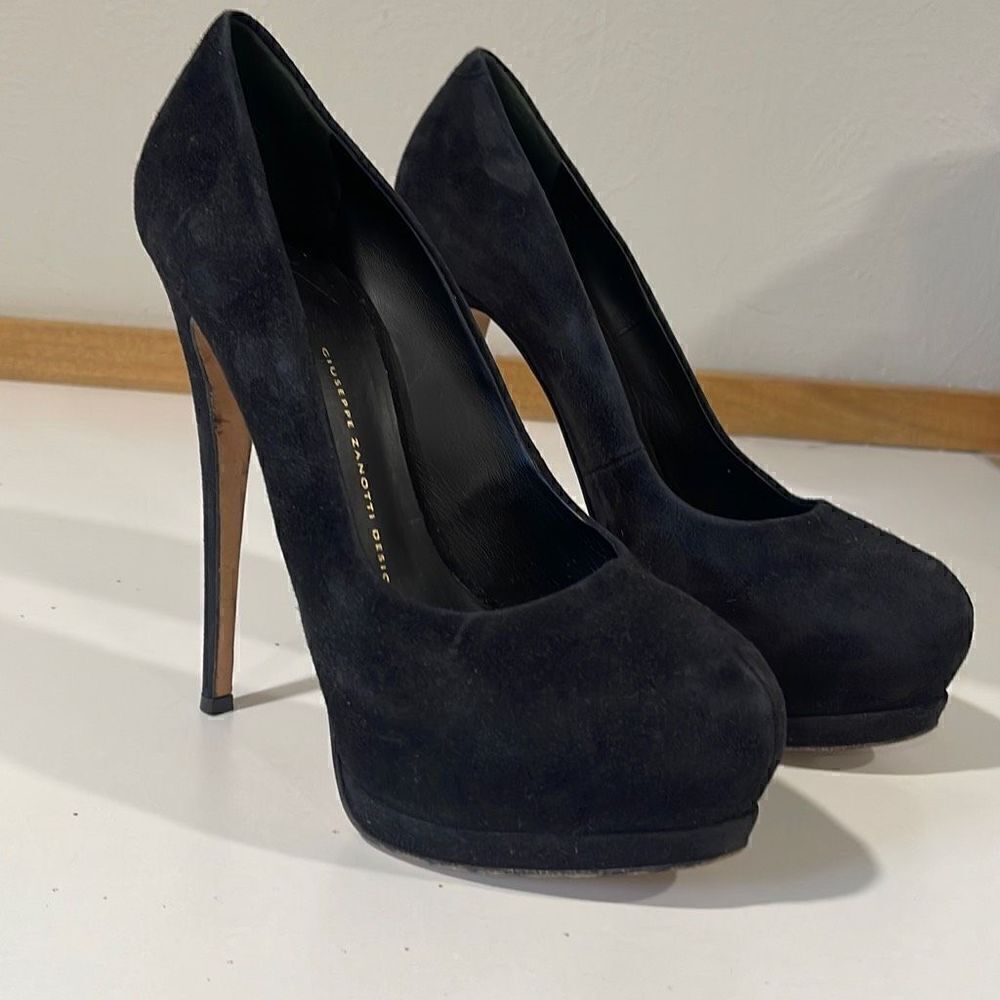 Giuseppe Zanotti Black Suede Pumps Size 38.5 - Picture 6 of 9